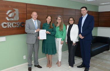 CRCSC assina acordo de cooperação técnica com a FECONTESC para consecução do projeto de educação continuada (PEC)